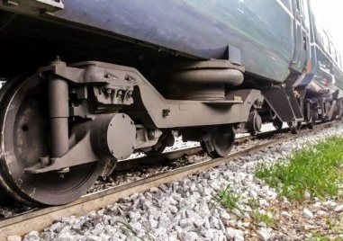 Пътнически влак дерайлира в Швейцария, вероятно има пострадали