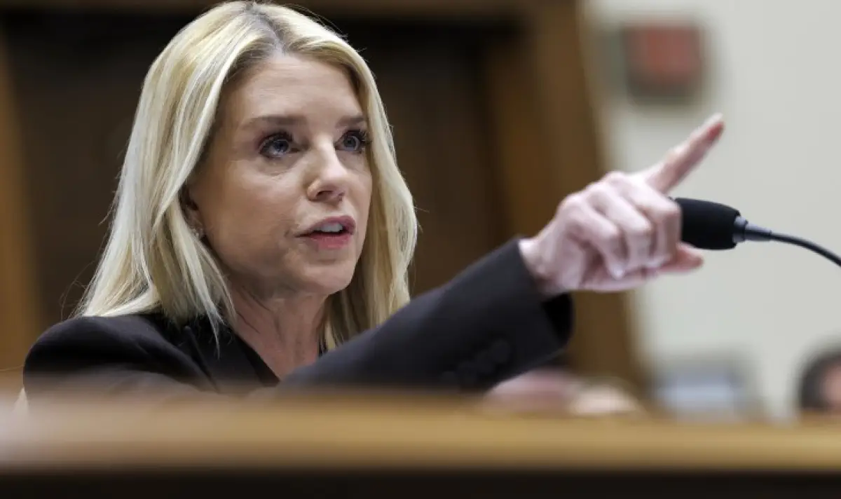 Главният прокурор на САЩ разкри 300 известни личности, споменати в документите по случая 