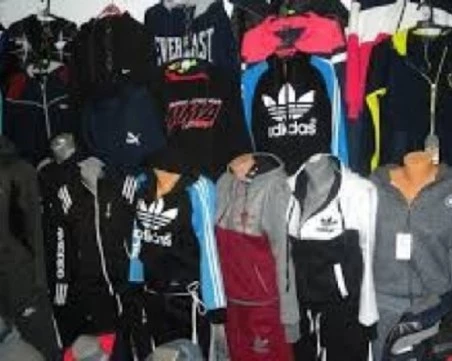 Марков лукс в Кричим: Спипаха търговка с десетки ментета на известни брандове