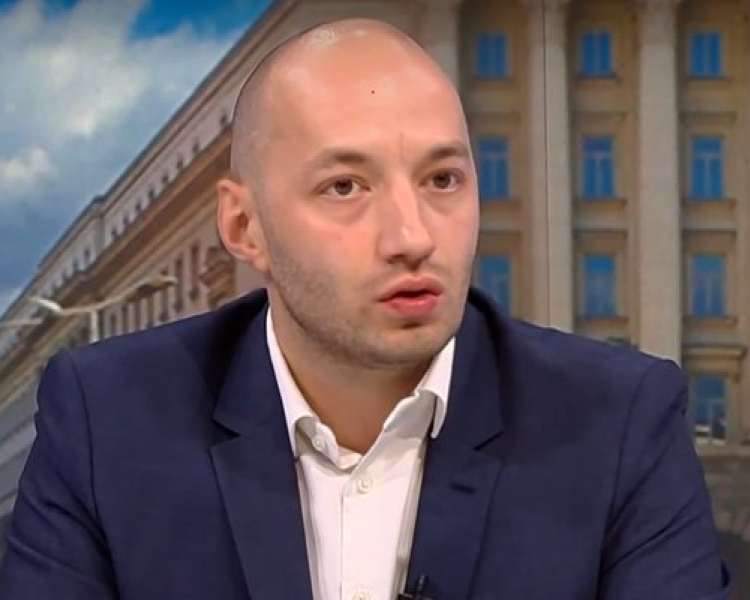 Политологът Димитър Ганев: Румен Радев ще предизвика вълна, но не като ГЕРБ и НДСВ