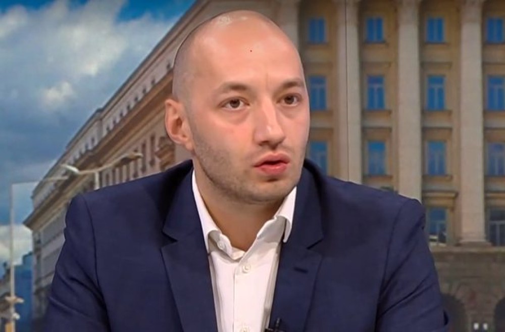 Политологът Димитър Ганев: Румен Радев ще предизвика вълна, но не като ГЕРБ и НДСВ