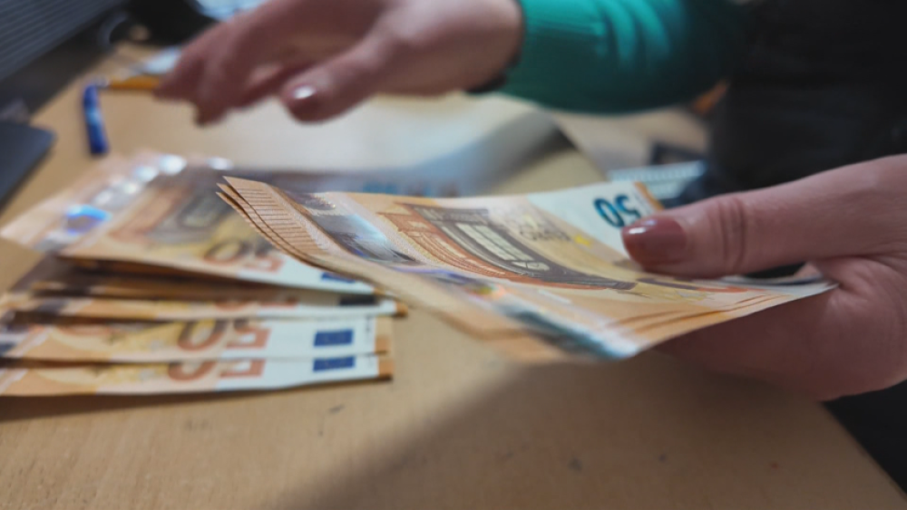 Средната работна заплата през четвъртото тримесечие на 2025 г. е