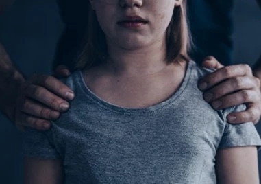 Полицията във Великобритания арестува всеки месец 1000 заподозрени в педофилия