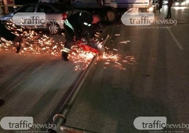 Премахнаха падналия заради силен вятър стълб в Тракия, бил е корозирал