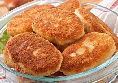 Картофените кюфтета могат да станат още по вкусни ако в