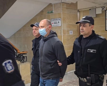 Адвокати опитали да укрият веществено доказателство при ареста на строителния бос Костадинов