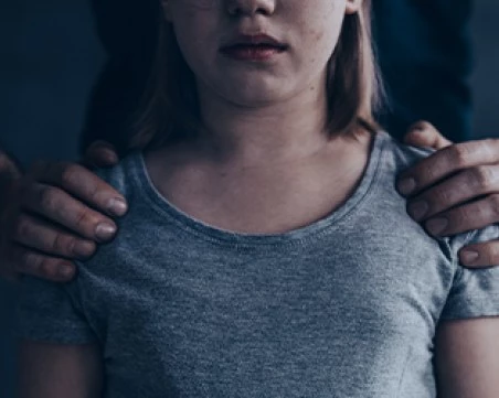 Полицията във Великобритания арестува всеки месец 1000 заподозрени в педофилия