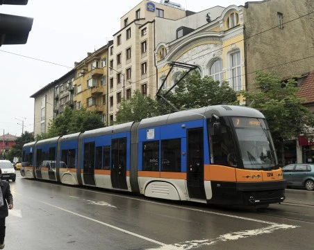 Трамвай блъсна пешеходец в София