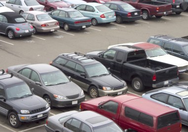 Нерегламентирано паркиране превърна улица в пловдивския район „Източен в капан