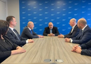 Лидерът на ГЕРБ Бойко Борисов проведе среща с министрите от