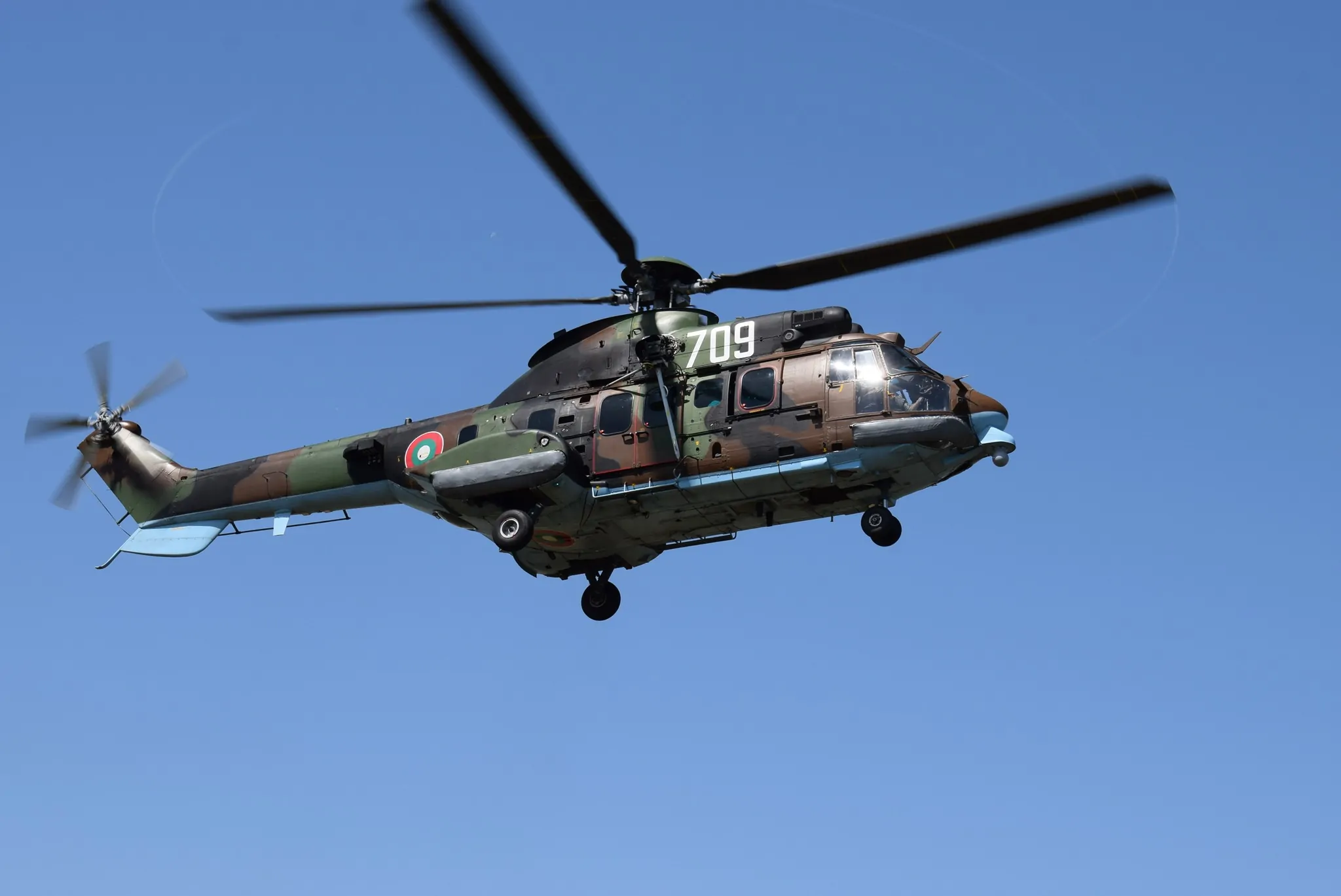 Военнослужещи и техника от състава на Военноморските сили и днес