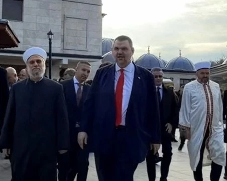 Пеевски поздрави мюсюлманите по повод свещения месец Рамазан