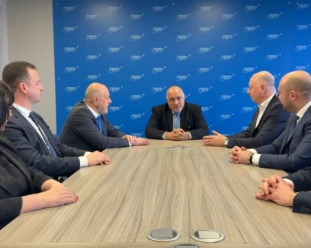 Политически отчет и мобилизация: Борисов събра бившите министри на ГЕРБ от кабинета „Желязков