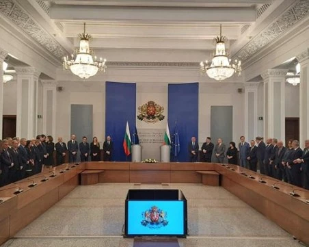 Росен Желязков предаде властта на Андрей Гюров