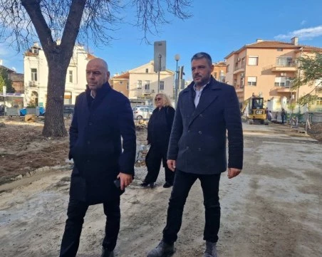 Вдигат с 5% заплатите в Община Пловдив: Кметът взима 3700 евро,  райкметовете - 2040 евро