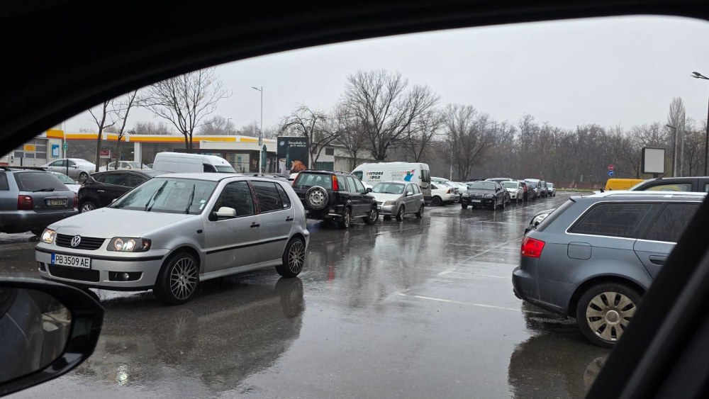 Нерегламентирано паркиране превърна улица в пловдивския район „Източен