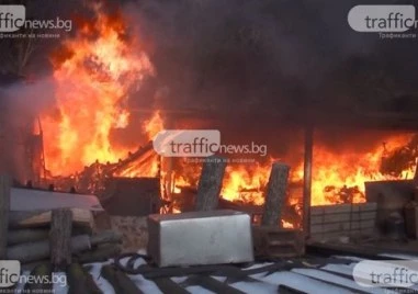 Млада жена е с опасност за живота след пожар в