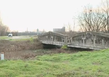 Опасно тесен път между Пловдив и Хисаря застрашава шофьори