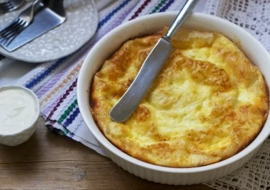 Рецепта за млечна баница с домашни кори