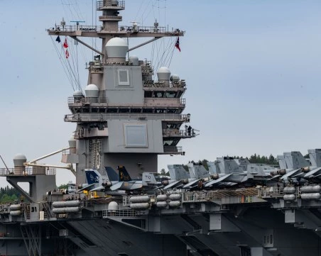 Най-големият самолетоносач на САЩ влезе в Средиземно море