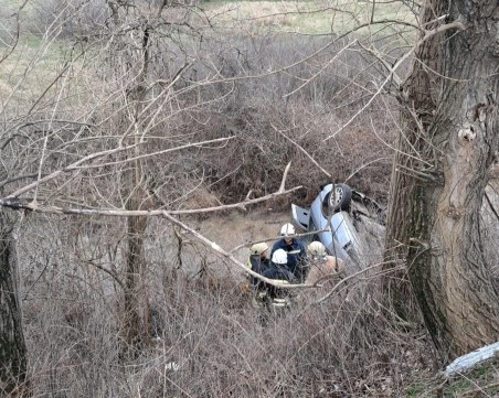Рязали колата и дървета, за да спасят оцелелите от катастрофата в Хасковско