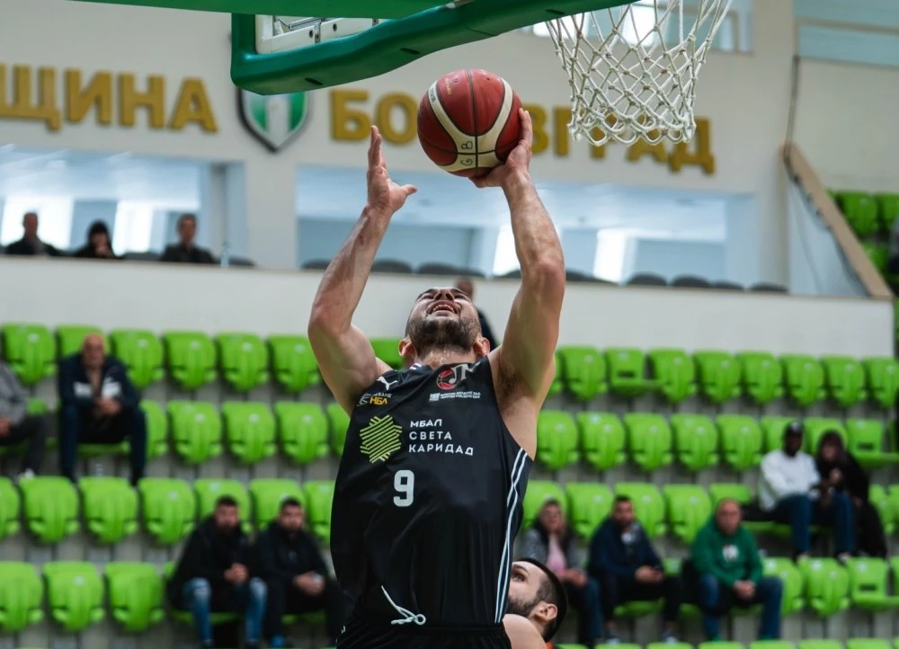 Баскетболният Локомотив на полуфинал за Купата след мач с 218 точки