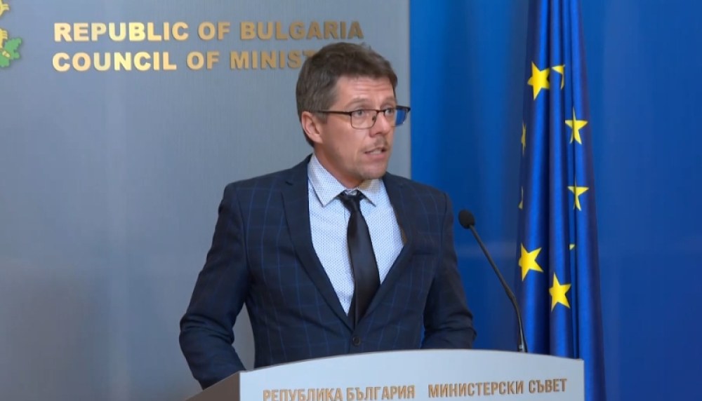 Трус ден след полагането на клетва: Цицелков подава оставка