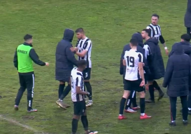 Играчи на Локо почти не стигнаха до бой след края на мача със Спартак ВИДЕО