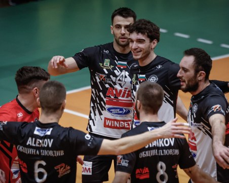 Волейболният Локомотив загуби от Левски