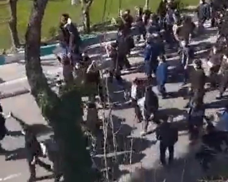 Студентски протест избухна в университет в Техеран