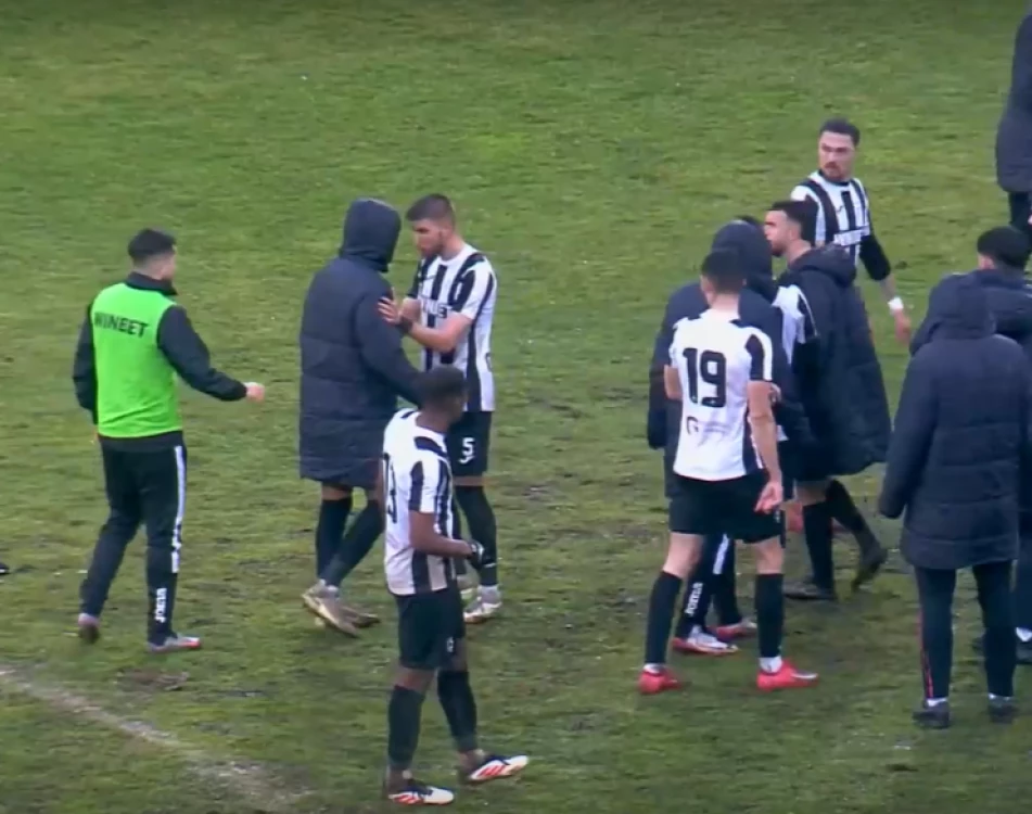 Играчи на Локо почти не стигнаха до бой след края на мача със Спартак ВИДЕО