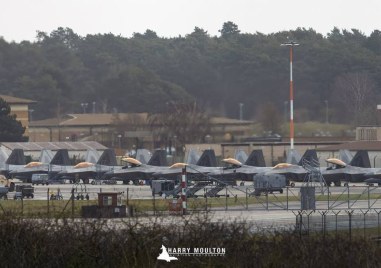 Най-мощната техника на ВВС на САЩ е разположена в база на Крит заради ескалацията с Иран