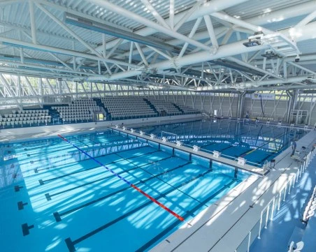 Прекратиха състезанието по плуване в Бургас, на което загина 16-годишно момче