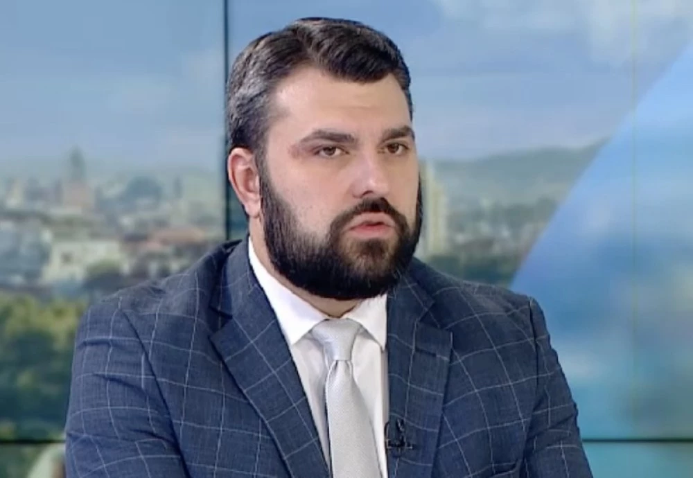 Георг Георгиев: Служебният кабинет се замеси в проблеми още със самия старт