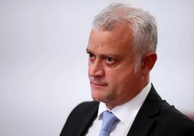 Дечев с мотиви за освобождаване на главния секретар на МВР: Не си плаща глобите