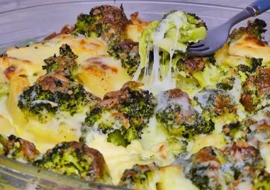 Кремообразна запеканка с броколи, картофи и сирене
