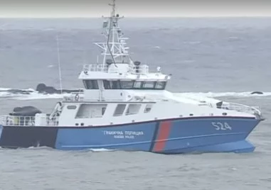 Не са открити пробойни по корпуса на кораба, потънал край Маслен нос