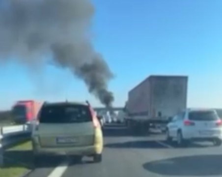 Кола се запали на АМ 