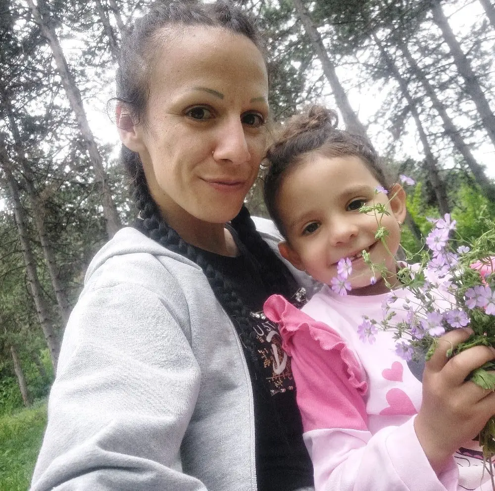 Млада майка води битка за живота си заради 4-годишната си дъщеря