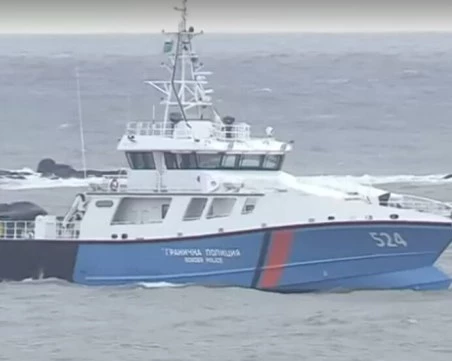 Не са открити пробойни по корпуса на кораба, потънал край Маслен нос