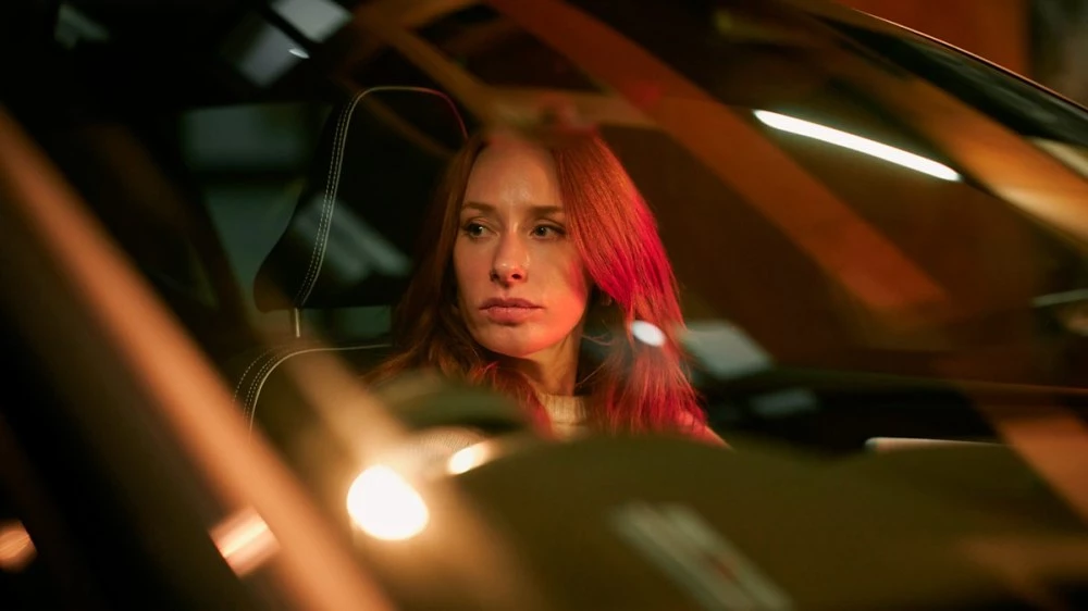 Интимната връзка между човек и изкуствен интелект - тема на нов сериал