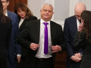 Шефът на МВР Емил Дечев нищи с разследващите случаите 