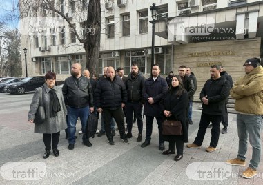 Близки на загиналото семейство на Околовръстното: Той уби всички нас, едно дете остана без майка и баща