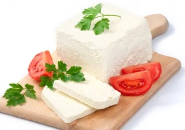 Имитиращи продукти ли ядем? Продадоха над 12 тона фалшиво сирене