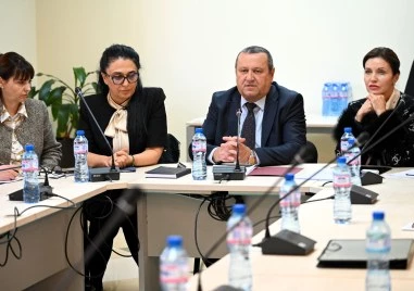 Министър Адемов: Искаме да спрем практиката „глас срещу хляб