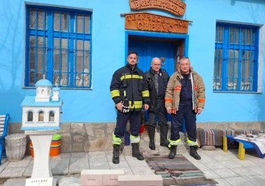 Пожарникари от Първомай спасиха красива къща музей от наводнение