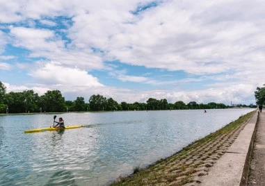 Слънцето се показва над Пловдив, но температурите леко се понижават