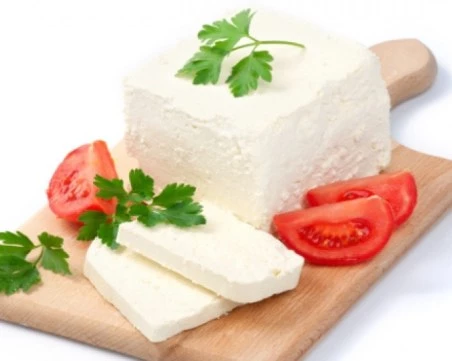 Имитиращи продукти ли ядем? Продадоха над 12 тона фалшиво сирене