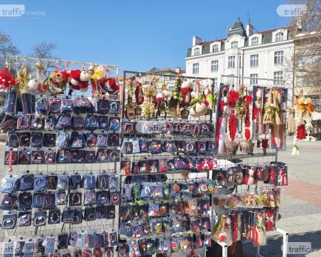 На коя ръка се носи мартеницата?