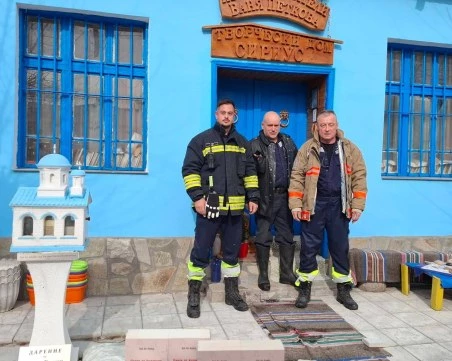 Пожарникари от Първомай спасиха красива къща музей от наводнение